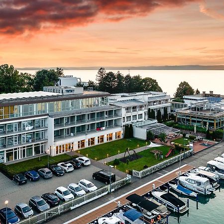 Hotel Yacht Wellness & Business Siófok Extérieur photo