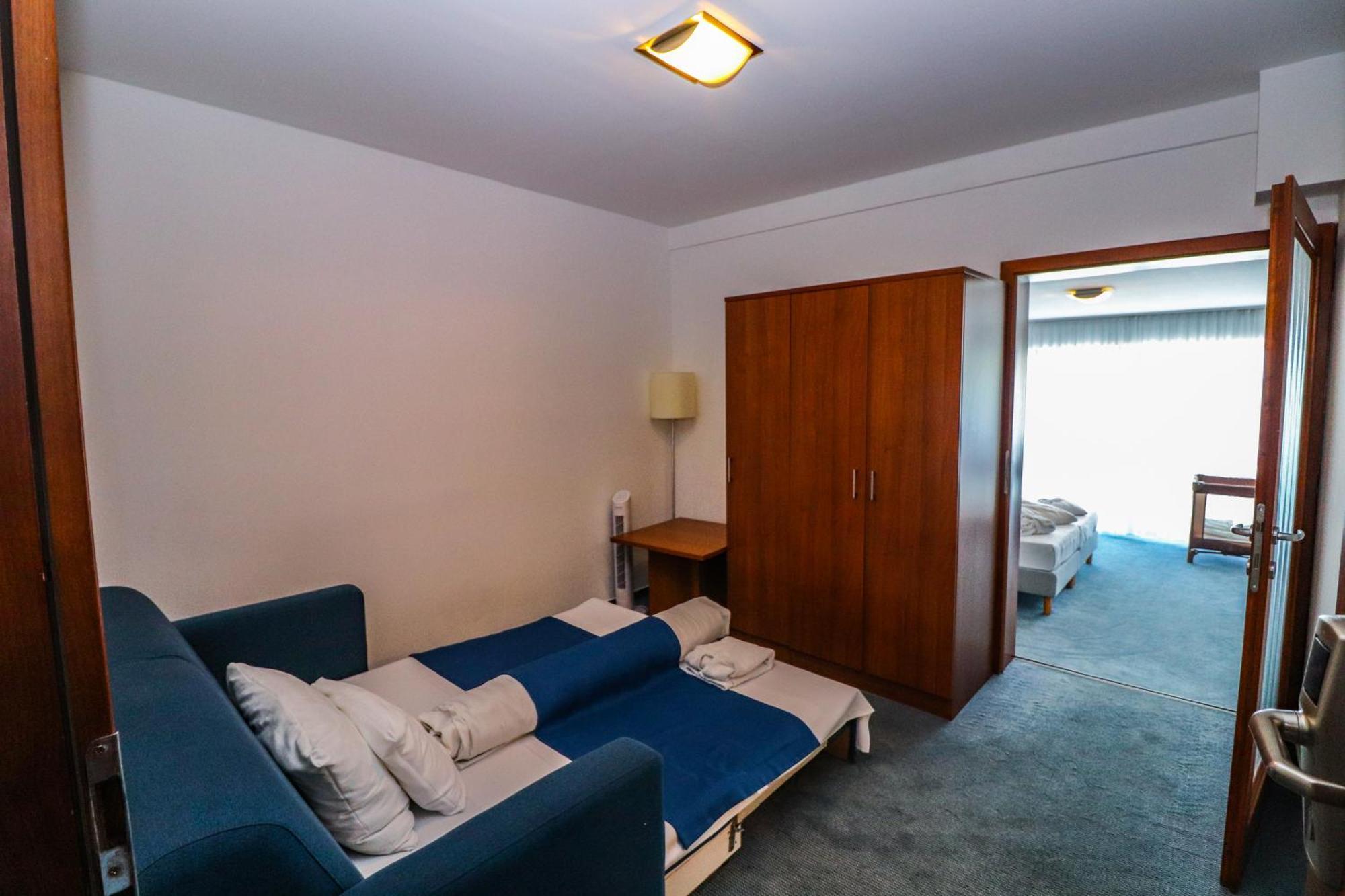 Hotel Yacht Wellness & Business Siófok Extérieur photo