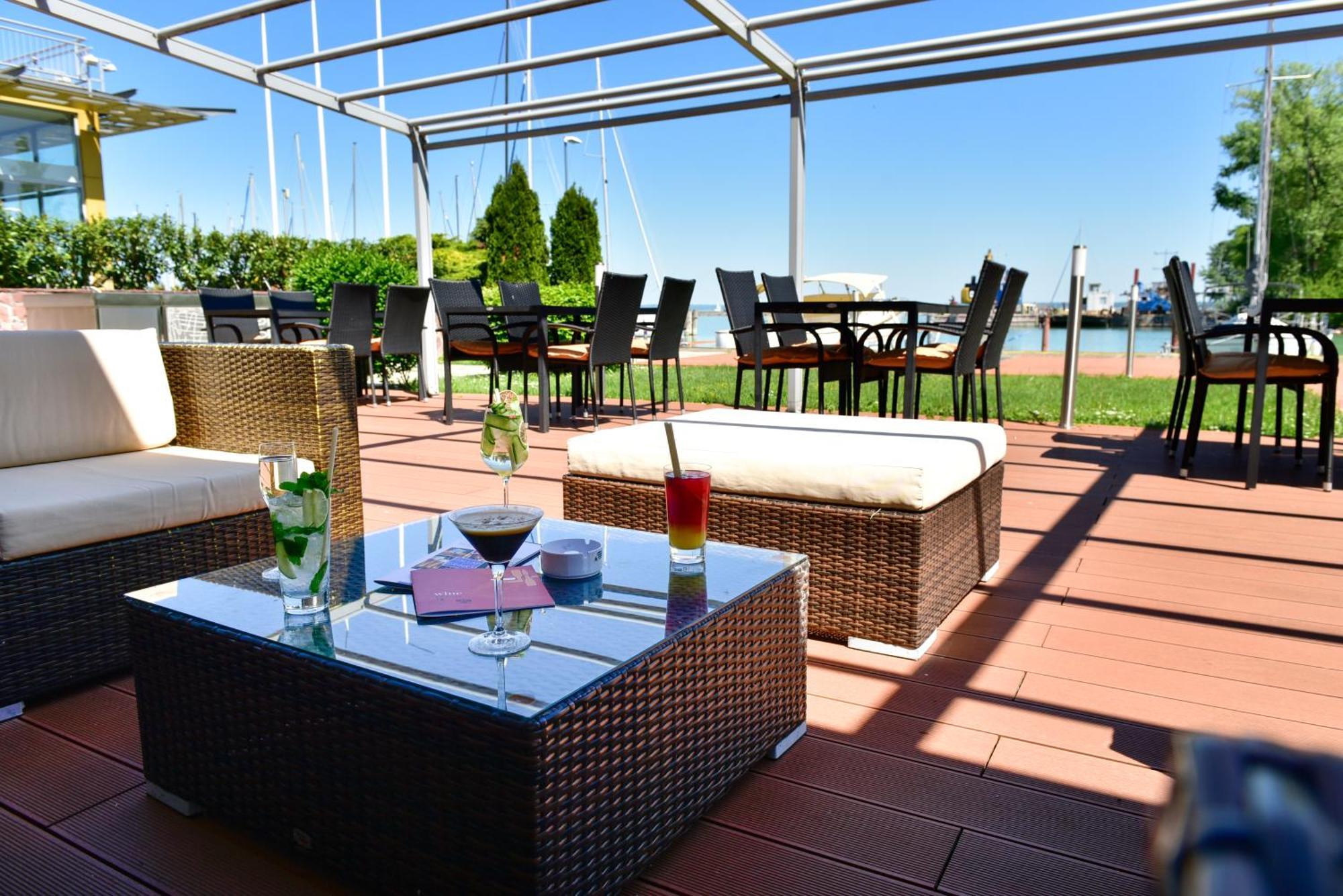 Hotel Yacht Wellness & Business Siófok Extérieur photo