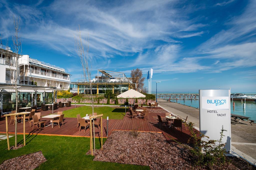 Hotel Yacht Wellness & Business Siófok Extérieur photo