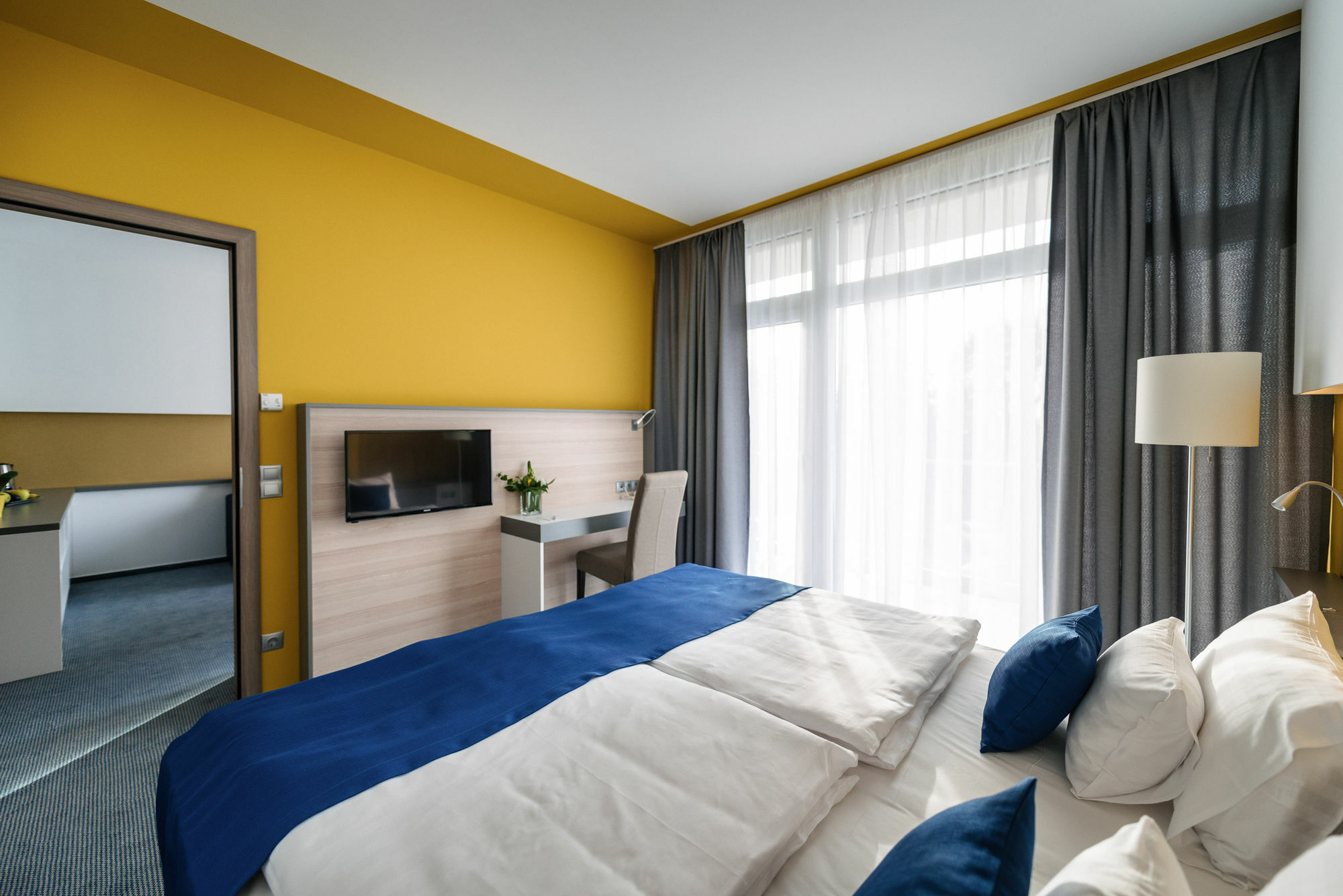 Hotel Yacht Wellness & Business Siófok Extérieur photo