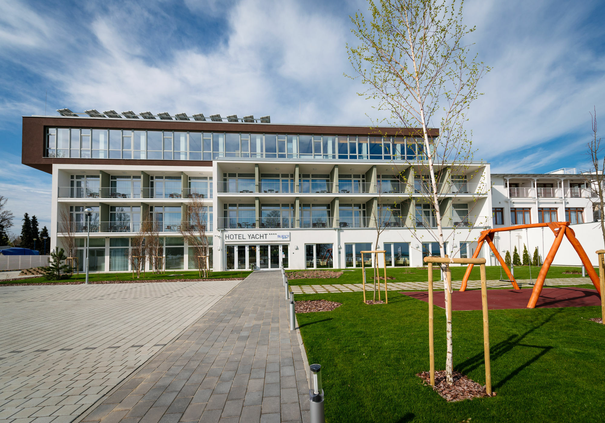 Hotel Yacht Wellness & Business Siófok Extérieur photo