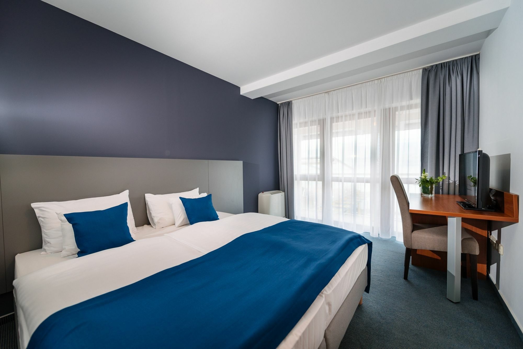 Hotel Yacht Wellness & Business Siófok Extérieur photo
