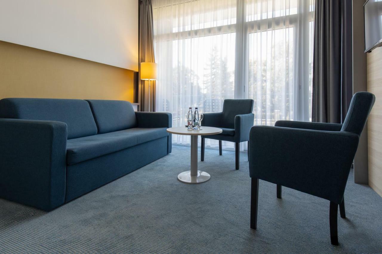Hotel Yacht Wellness & Business Siófok Extérieur photo