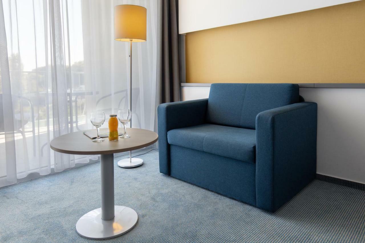 Hotel Yacht Wellness & Business Siófok Extérieur photo