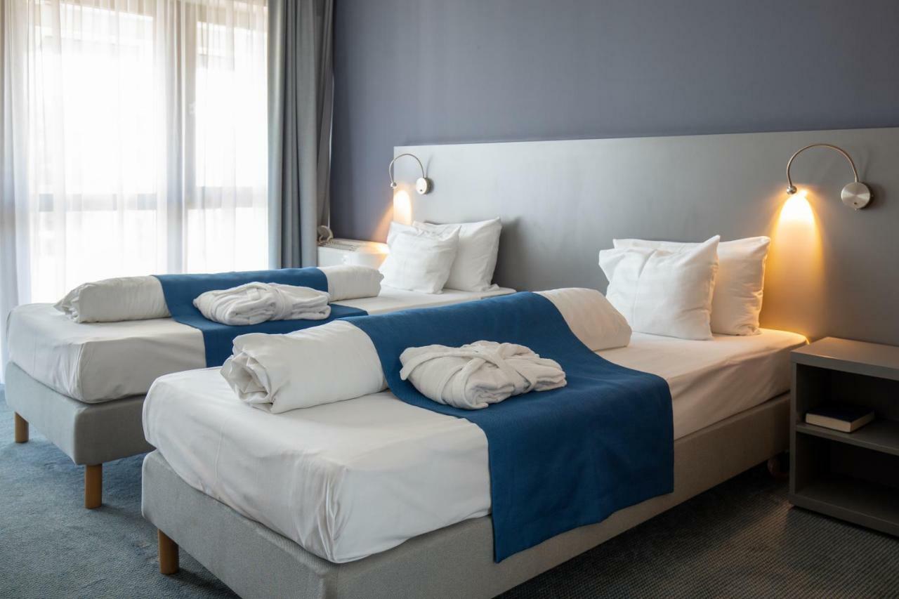 Hotel Yacht Wellness & Business Siófok Extérieur photo