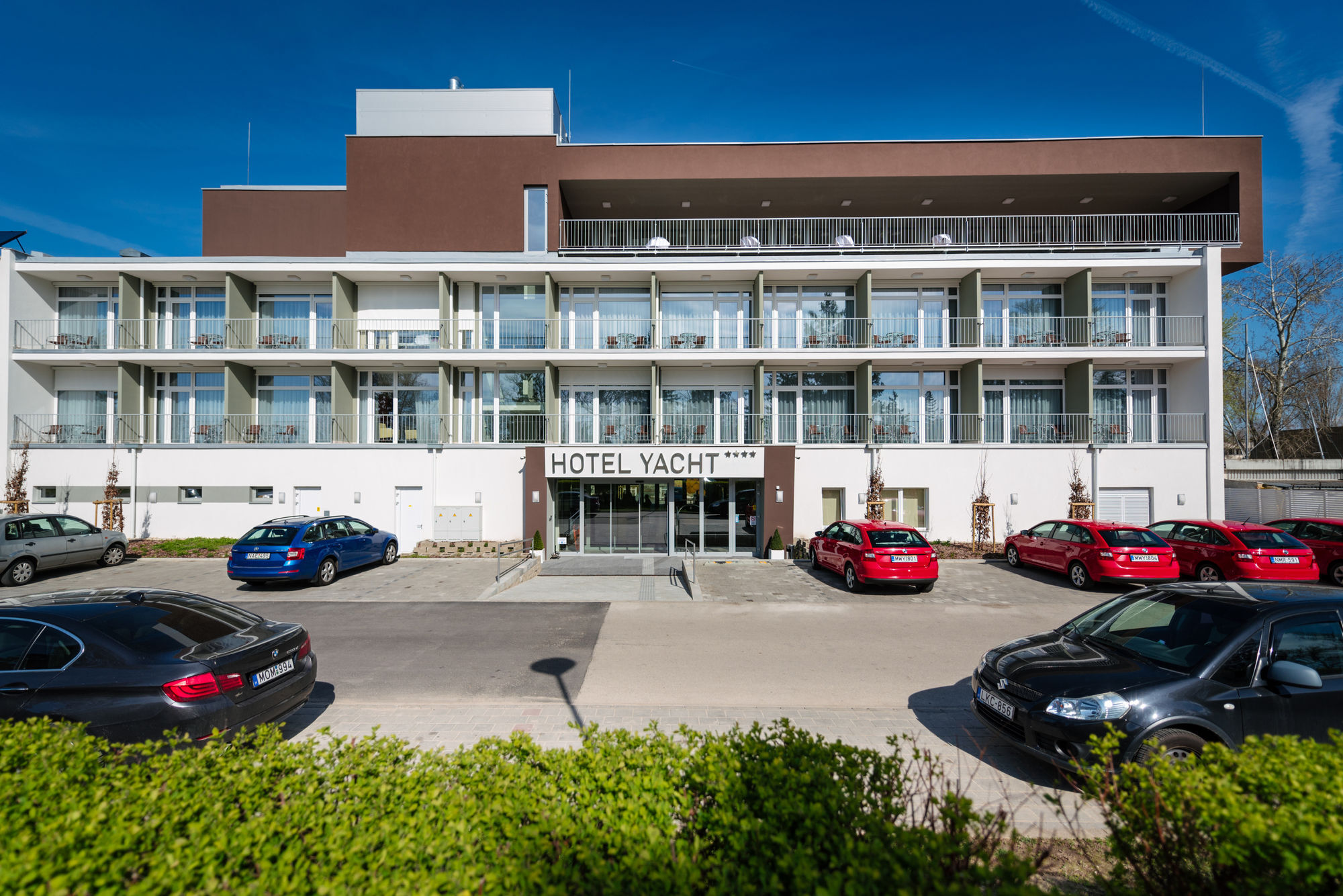Hotel Yacht Wellness & Business Siófok Extérieur photo